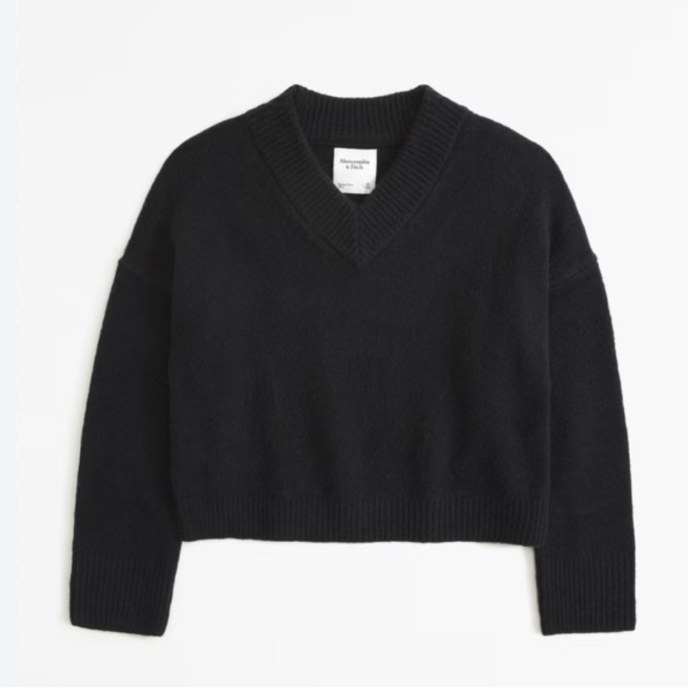 Abercrombie & Fitch V Neck Sweater in Cream